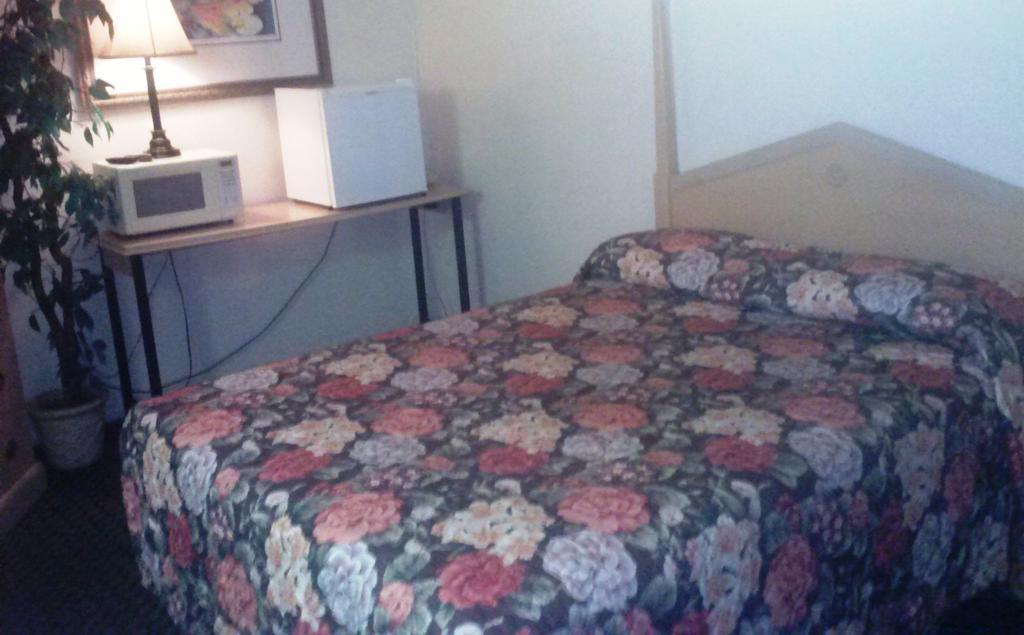 Stockton Travelers Motel Номер фото