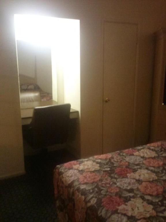 Stockton Travelers Motel Номер фото